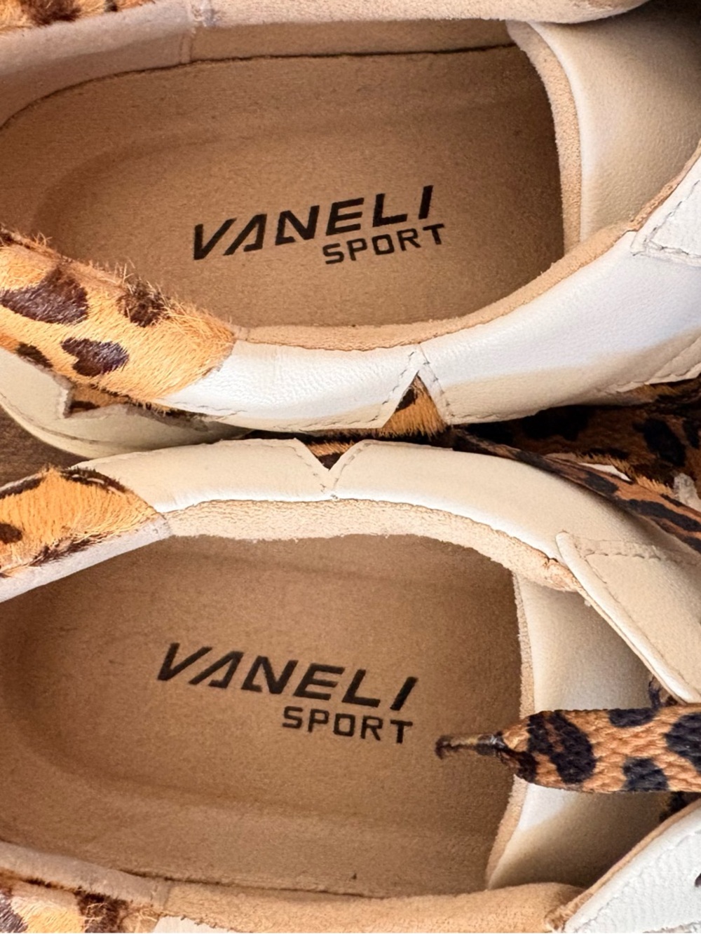 VANELI WOMEN'S YOLEN WHITE NAPPA WITH CAMEL CHAG, Size 7. - Picture 2 of 14
